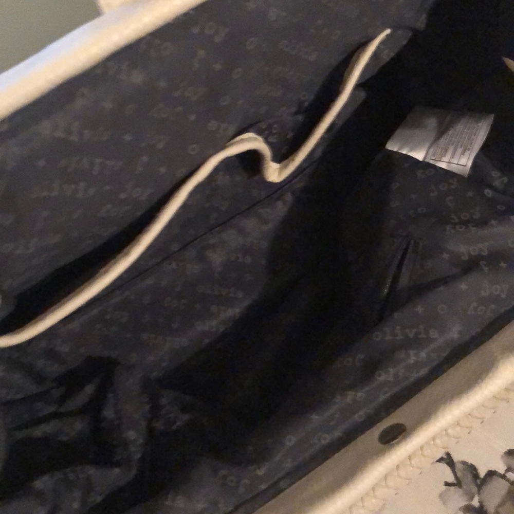 Olivia and Joy cream/white purse - Picture 6 of 10